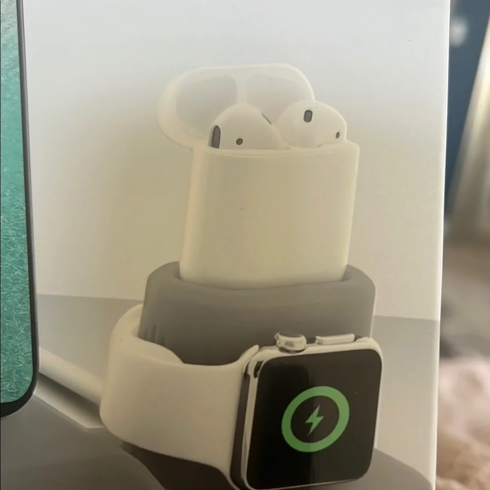 Gray 3-in-1 Charger for Apple Devices